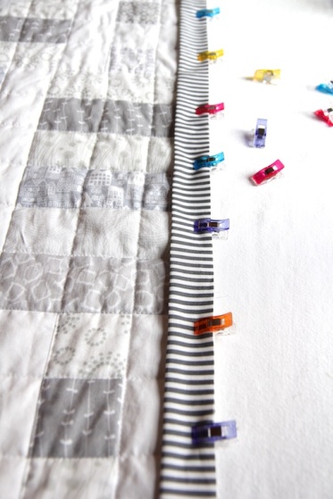 How to use Wonder Clips to when Binding Your Quilt 