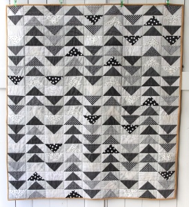 dotted-flying-geese-quilt